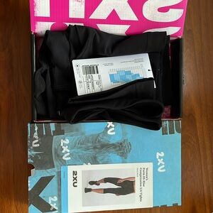 2XU form high rise compression tights